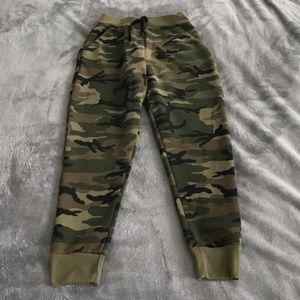 CAMO JOGGERS